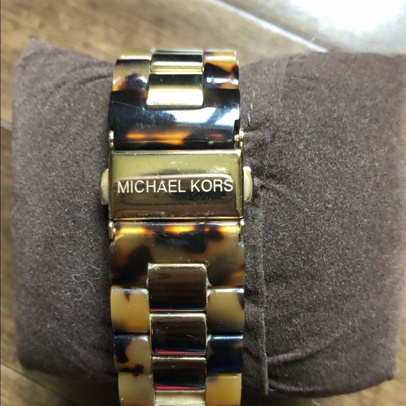 Authentic Michael Kors tortoise watch - Picture 2 of 5
